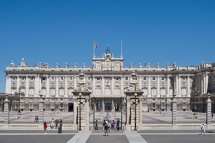 Recorrido a pie por la tarde por Madrid con el Palacio Real y el Museo del Prado