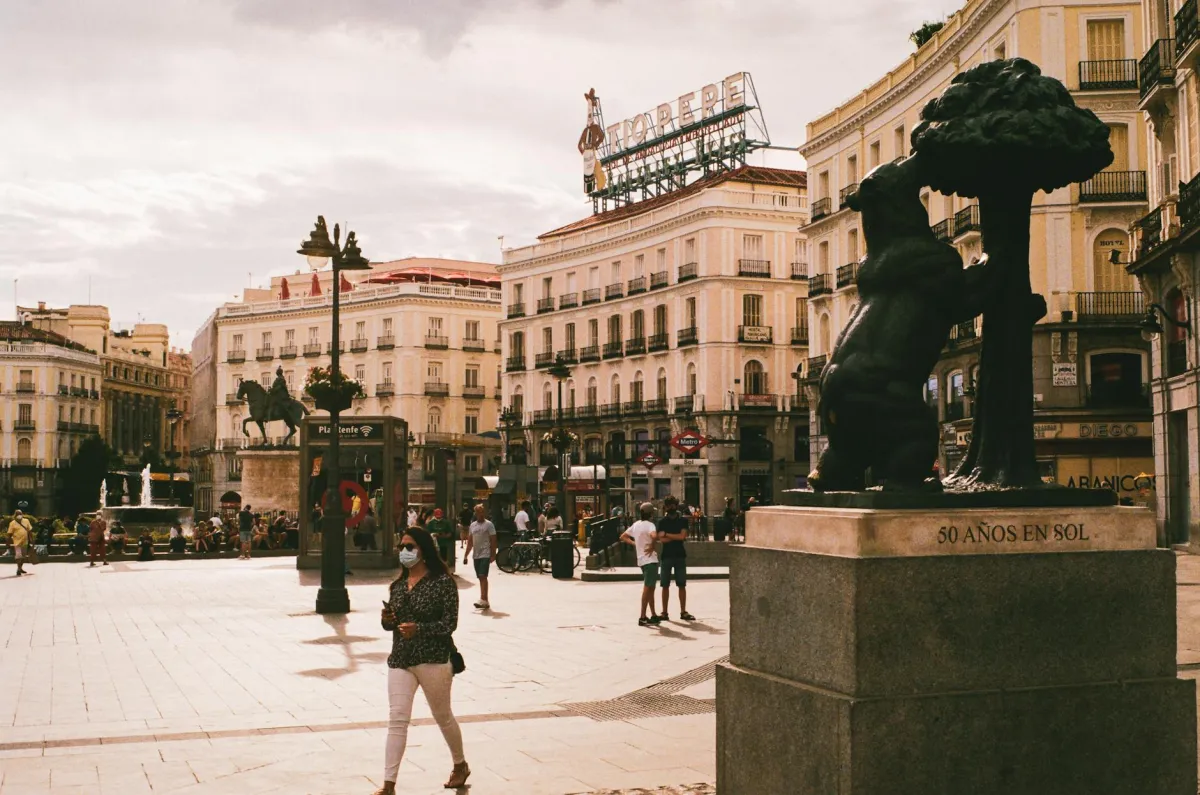 1. Plaza Mayor: El corazón histórico de Madrid