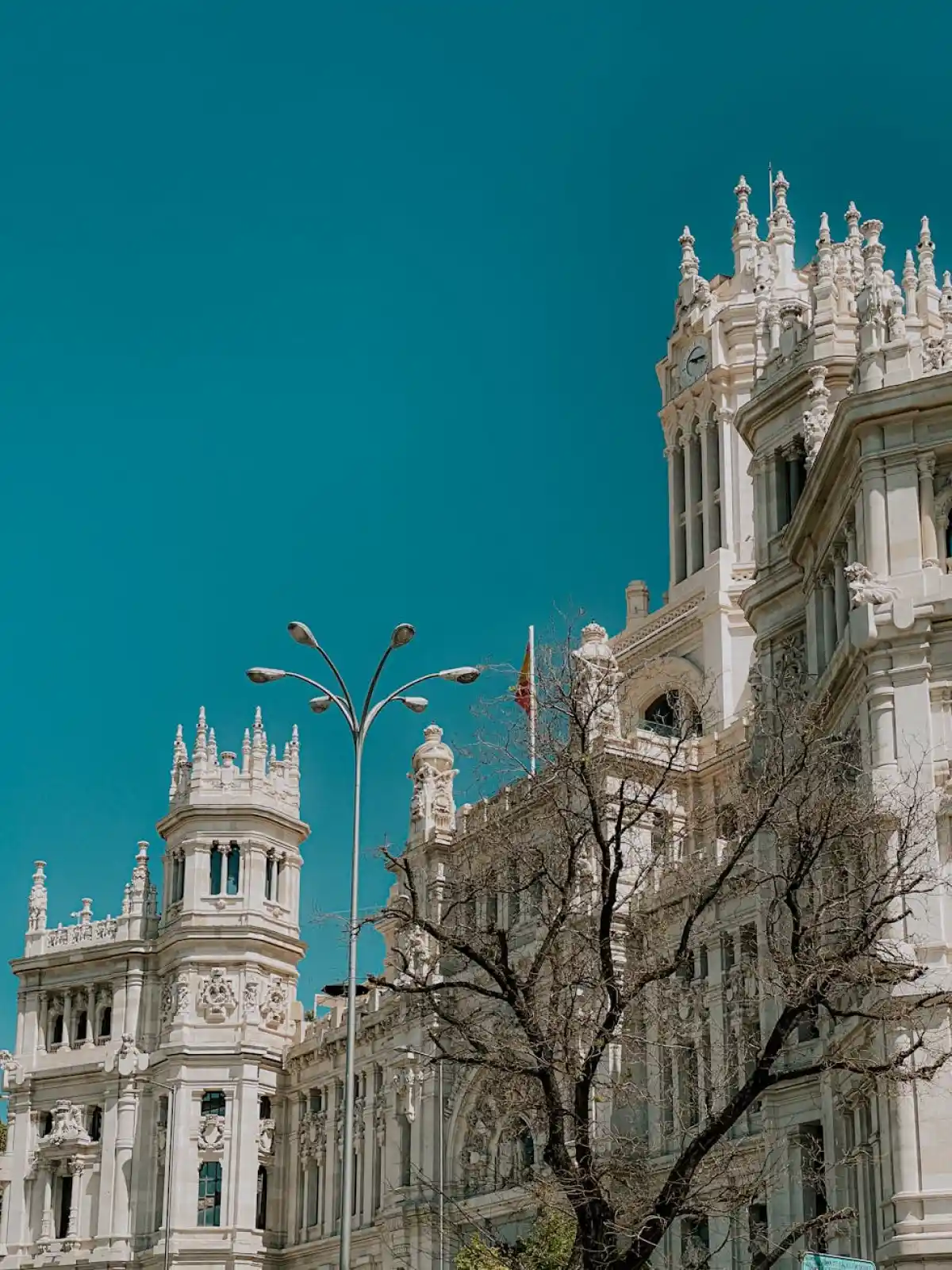 8. Plaza de Cibeles: Símbolo del Madrid monumental
