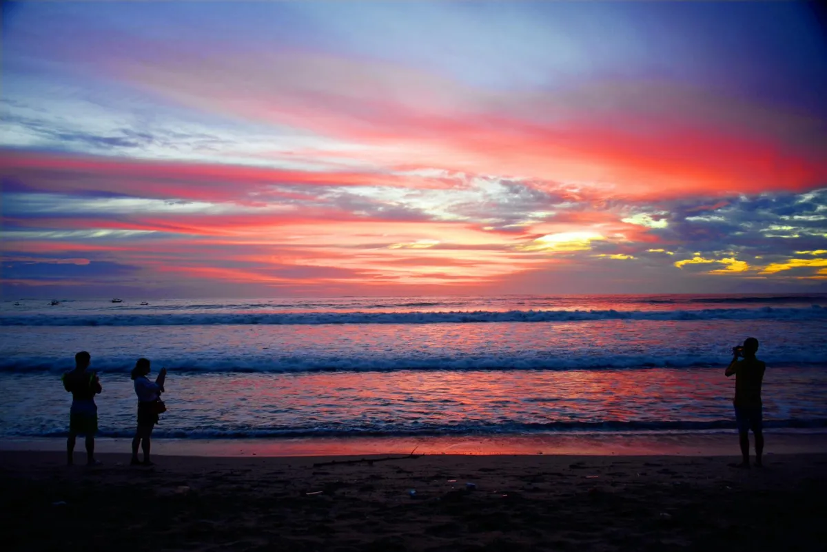 Darse un baño en la playa Kuta